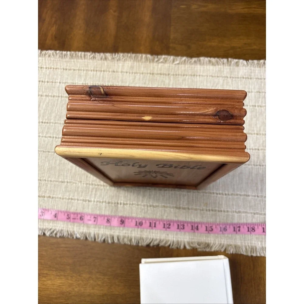 🔥 Vintage • Cedar Box Wooden Storage Case With Holy Bible • King James Version